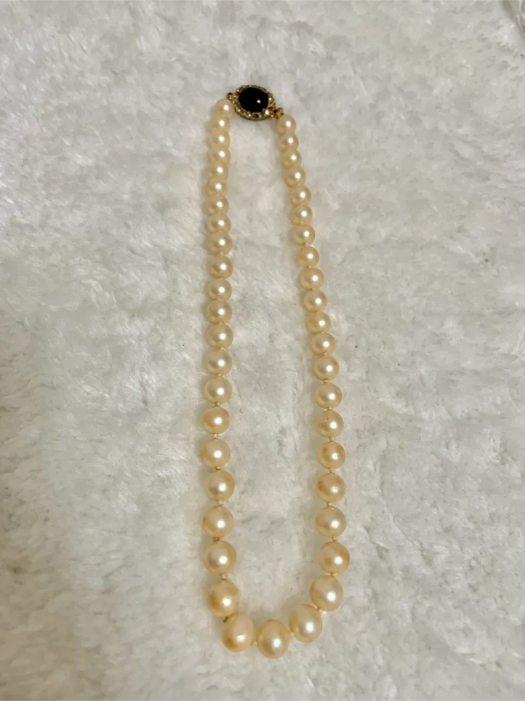 Vintage Vendome Pearl Necklace image indicator(2)