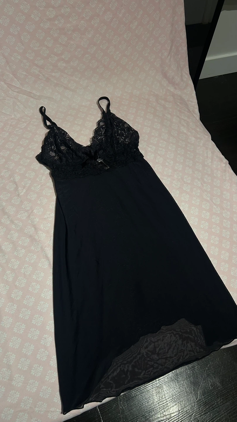 Black Lace Trim Nightgown