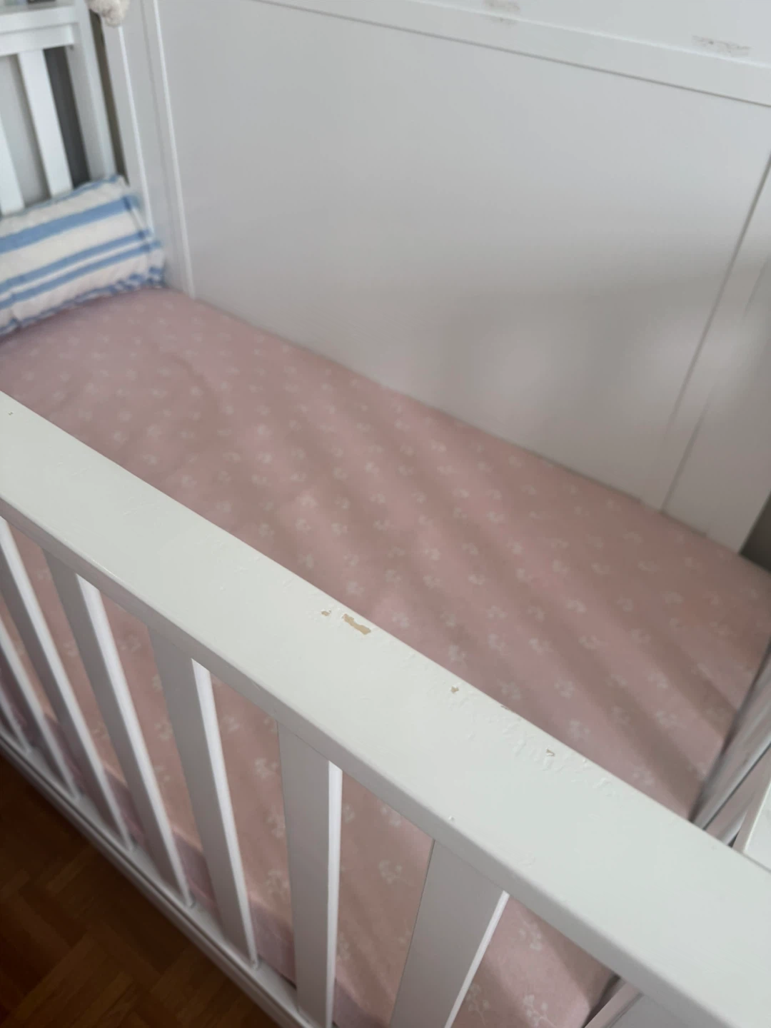 White Baby Crib - photo 2