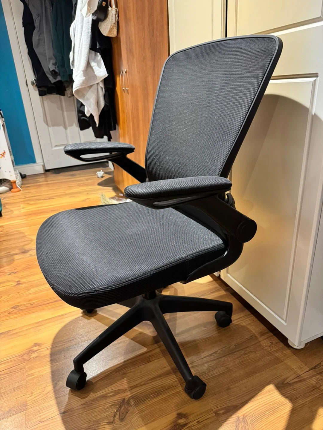 Black Office Chair - photo 3