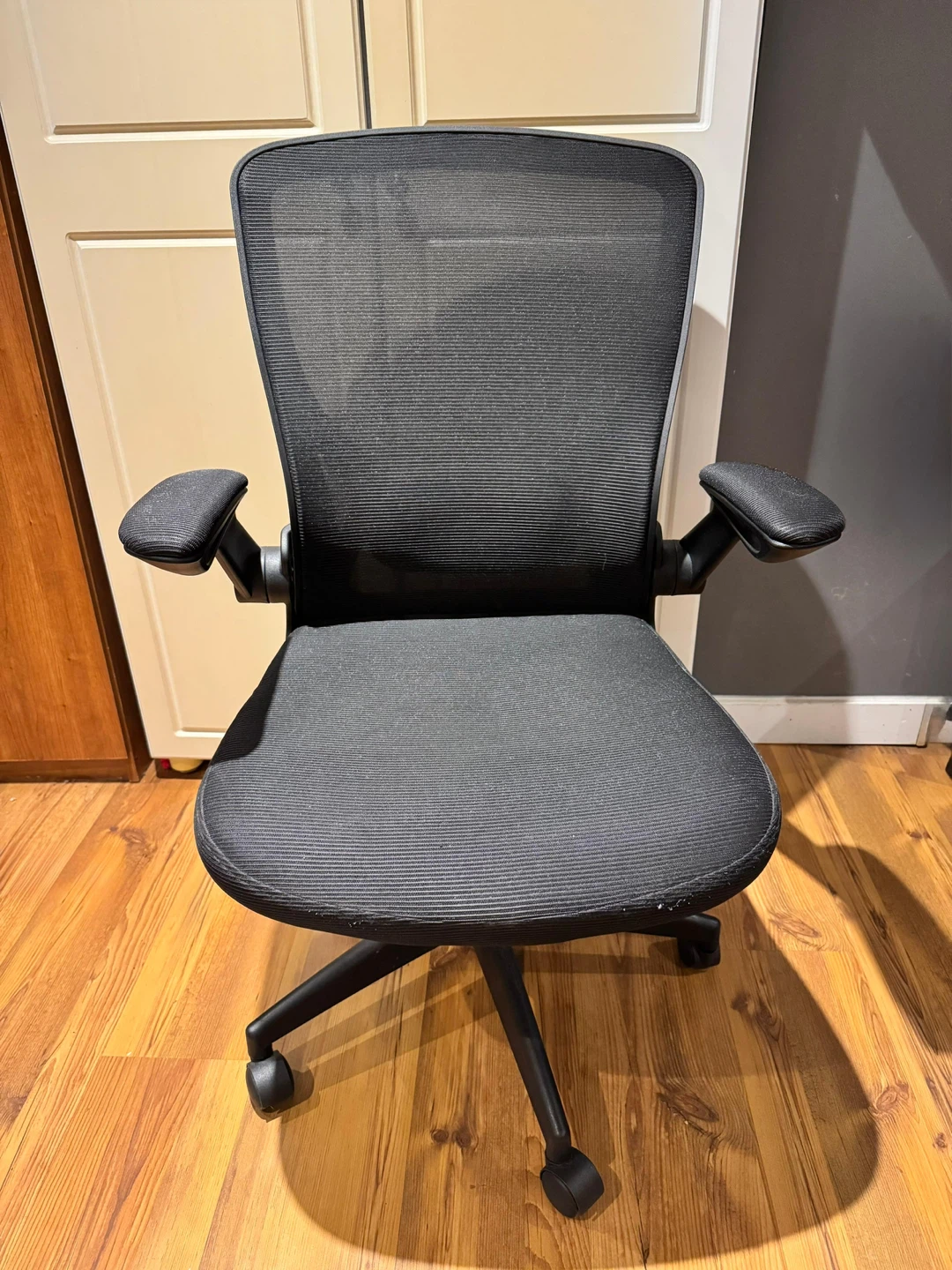 Black Office Chair - photo 2