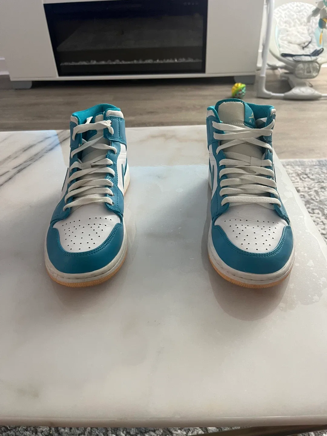 Air Jordan 1 Mid Teal/White Sneakers image indicator(2)