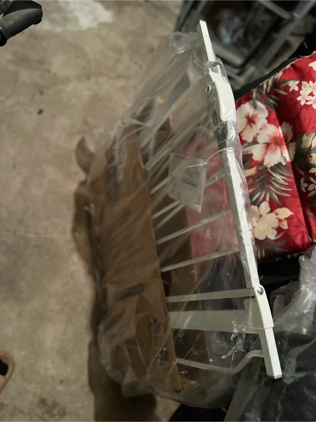 Regalo Easy Step Metal Walk Through Safety Gate - White