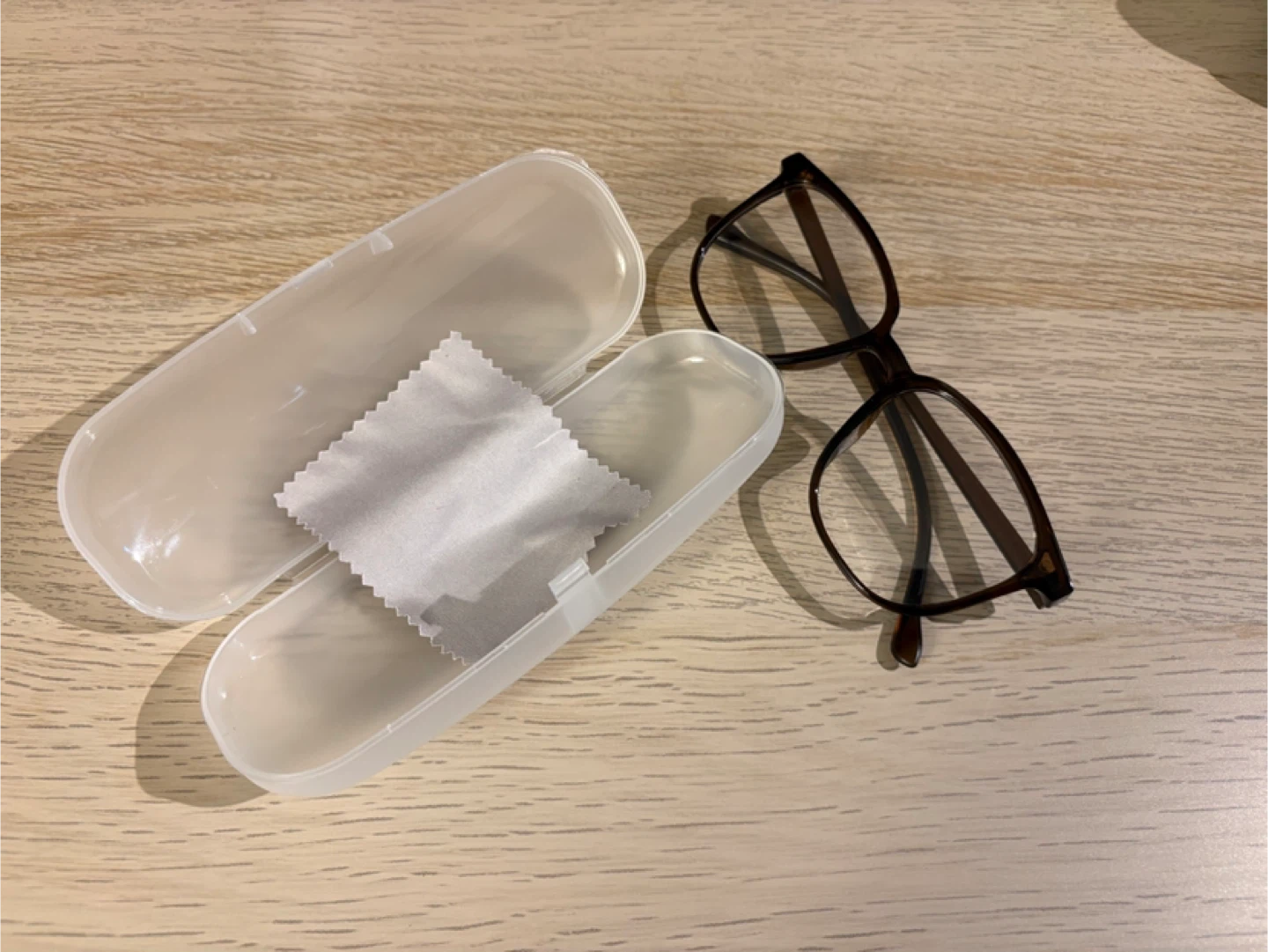 Blue Light Blocking Eyeglasses with Case & Cleaning Cloth