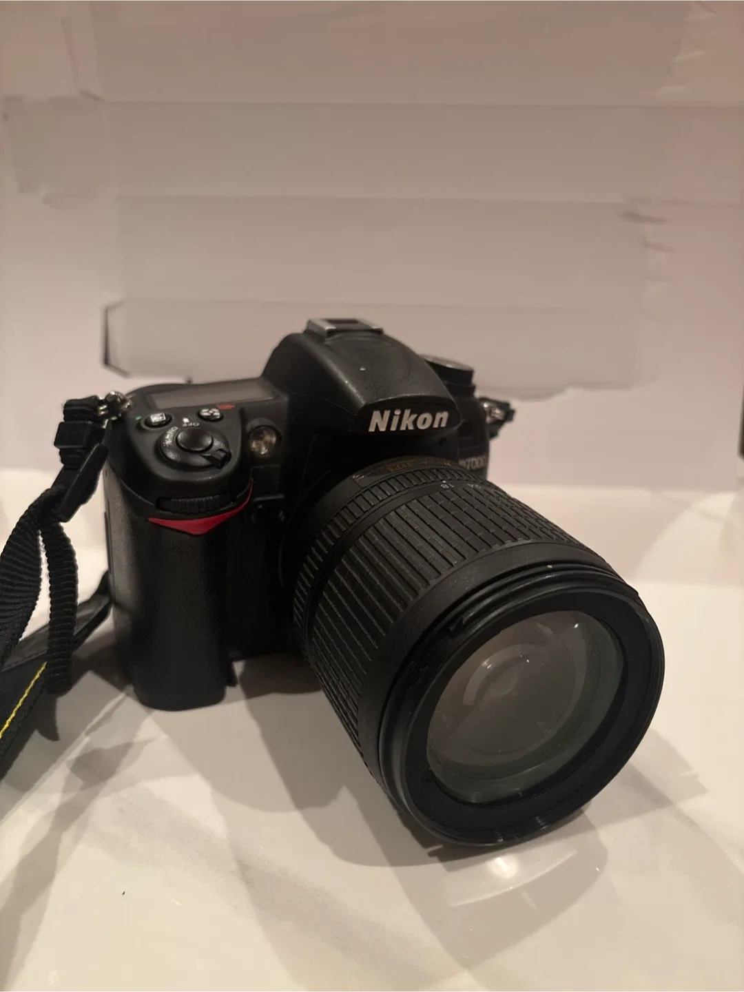 Nikon d7000 with 18-105mm lens, bag, and charger! image indicator(2)