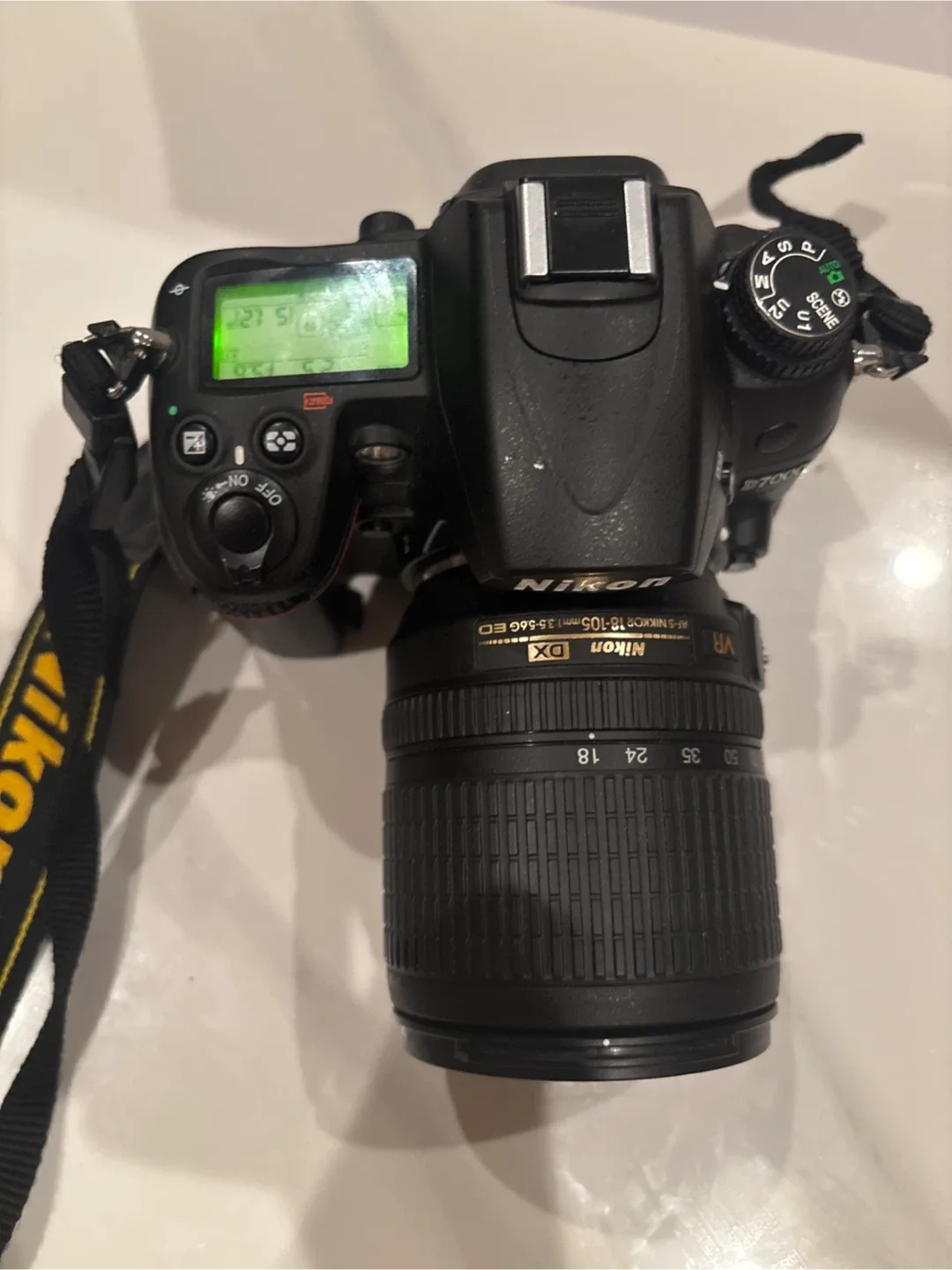 Nikon d7000 with 18-105mm lens, bag, and charger! image indicator(3)