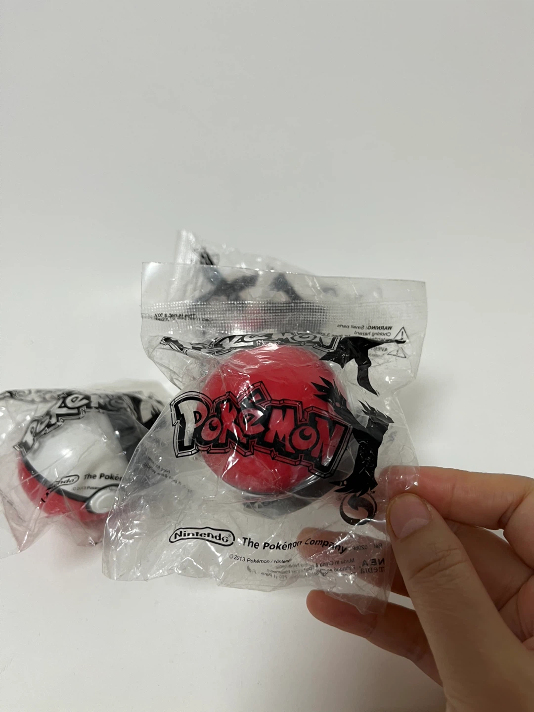 3 Pokemon Pokéball storage box for 3DS - photo 2
