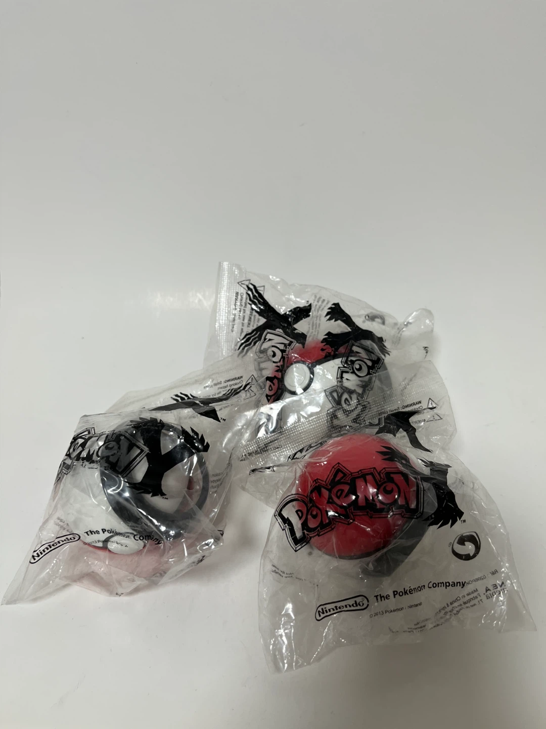 3 Pokemon Pokéball storage box for 3DS - photo 3