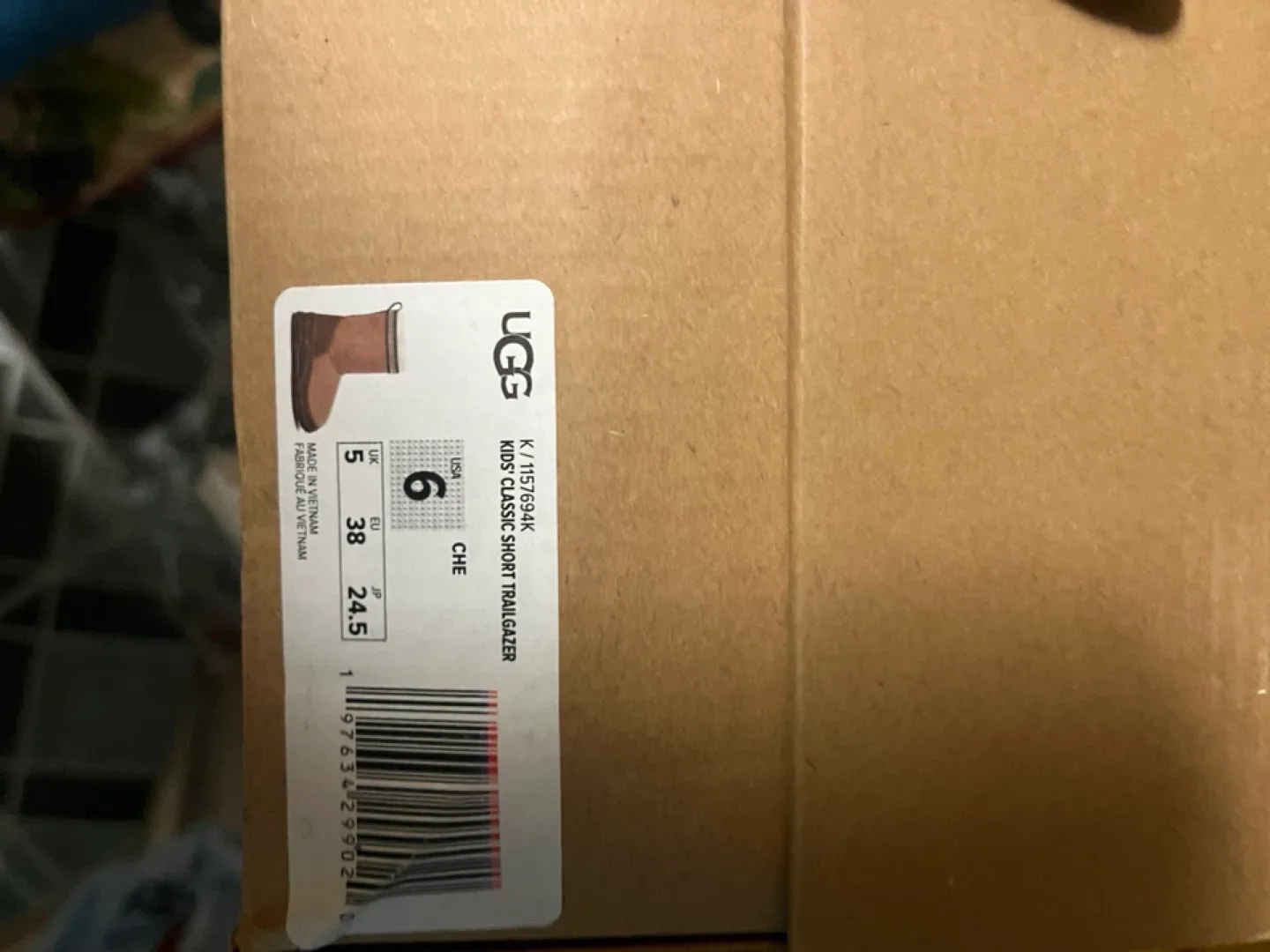 UGG Kids' Classic Short Trailglazer Boots - Size 6 image indicator(2)