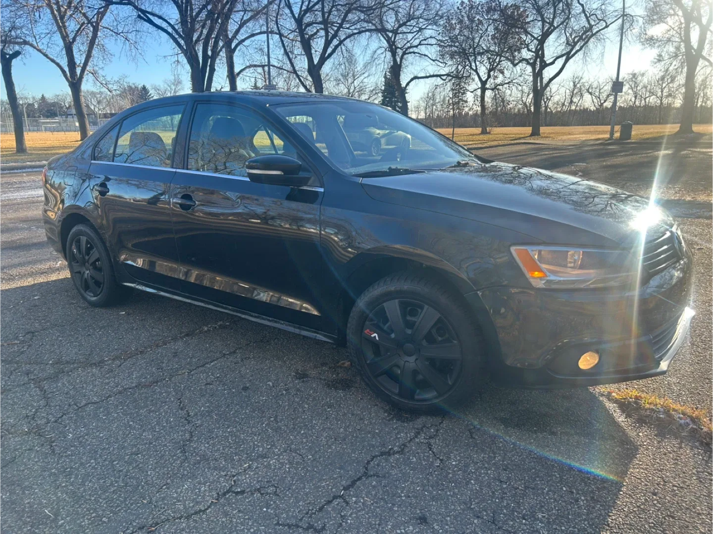 Volkswagen Jetta - Black Sedan image indicator(3)