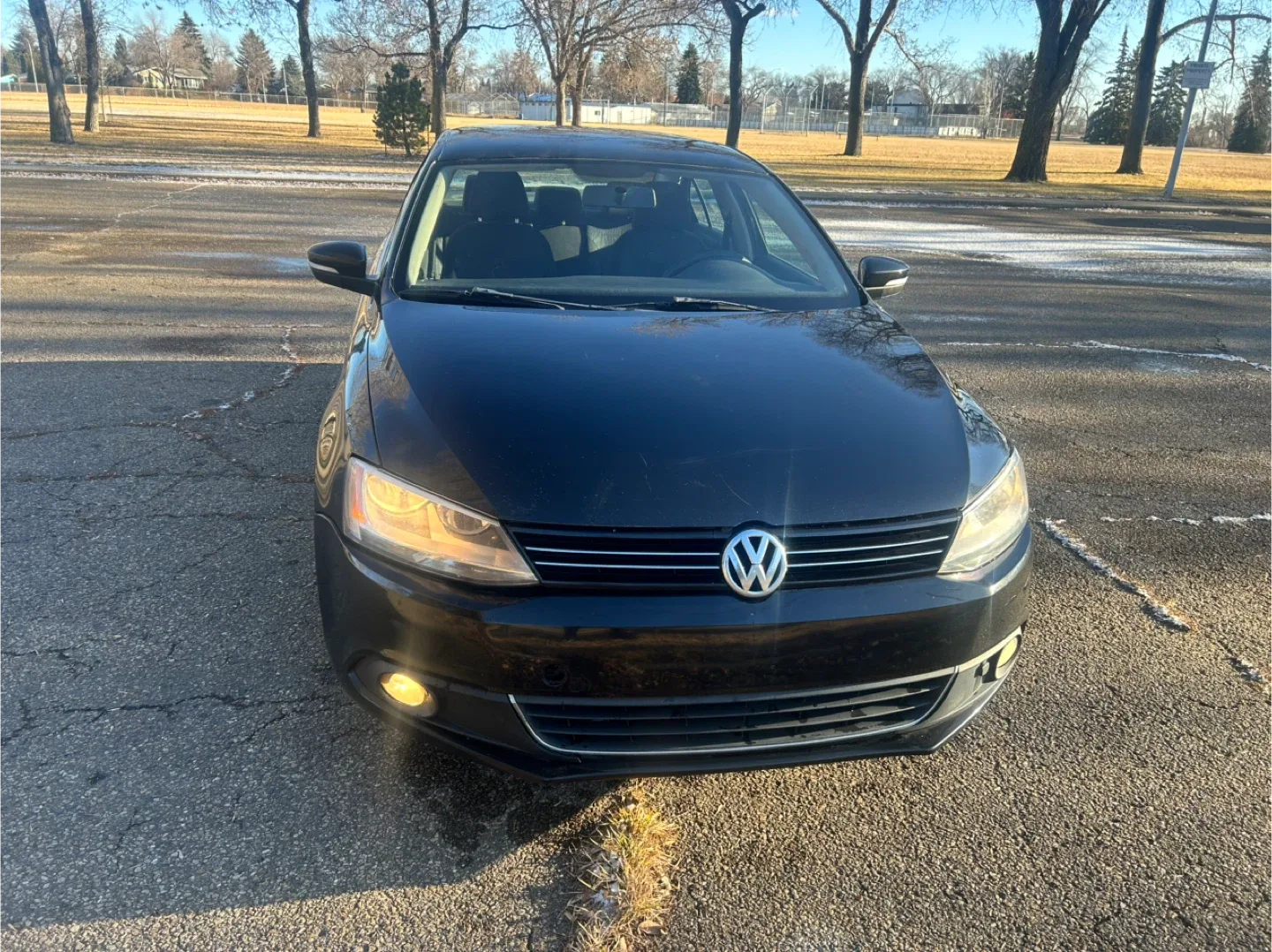 Volkswagen Jetta - Black Sedan image indicator(2)