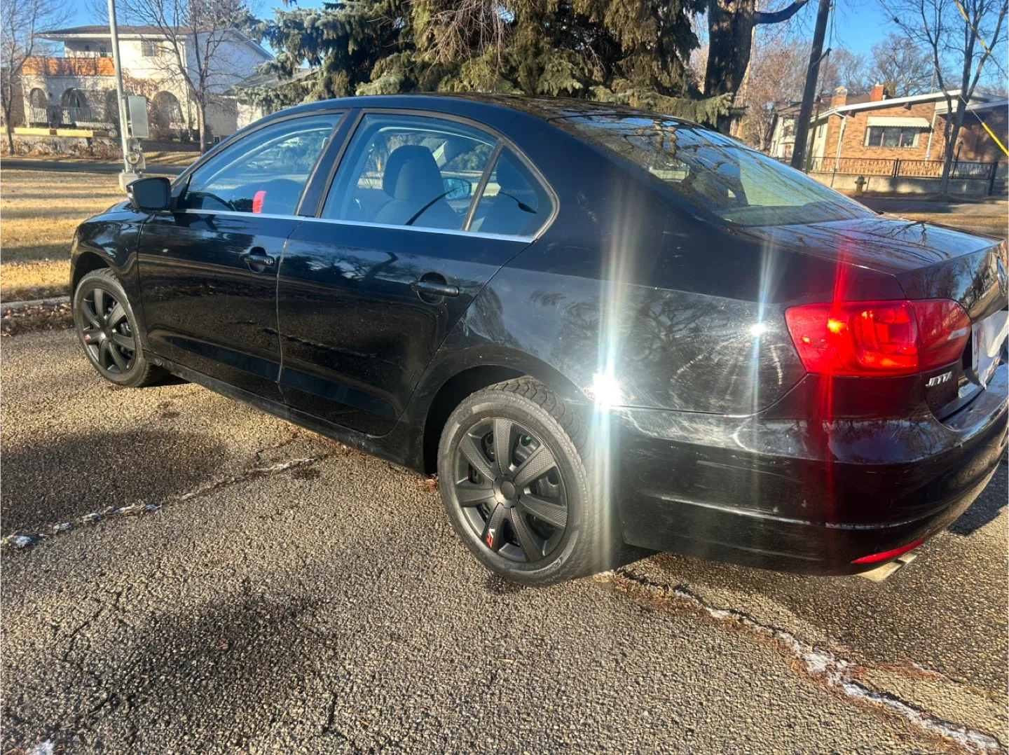 Volkswagen Jetta - Black Sedan image indicator(9)