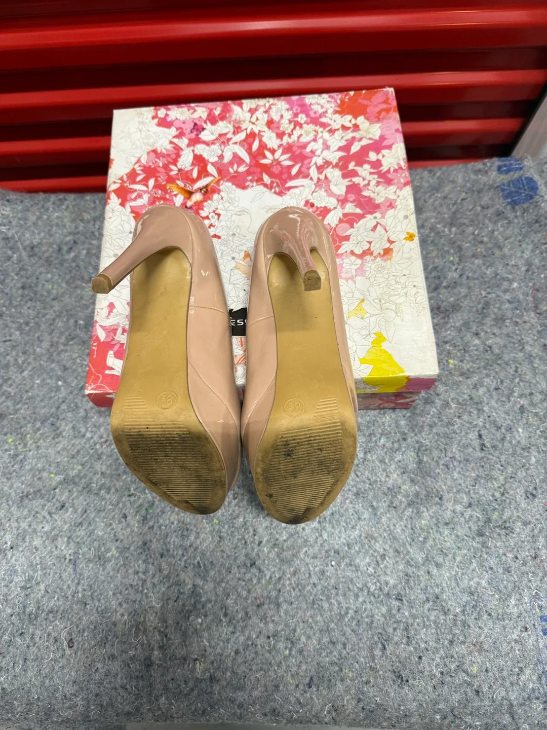 Pre-Loved Nude Heels image indicator(3)