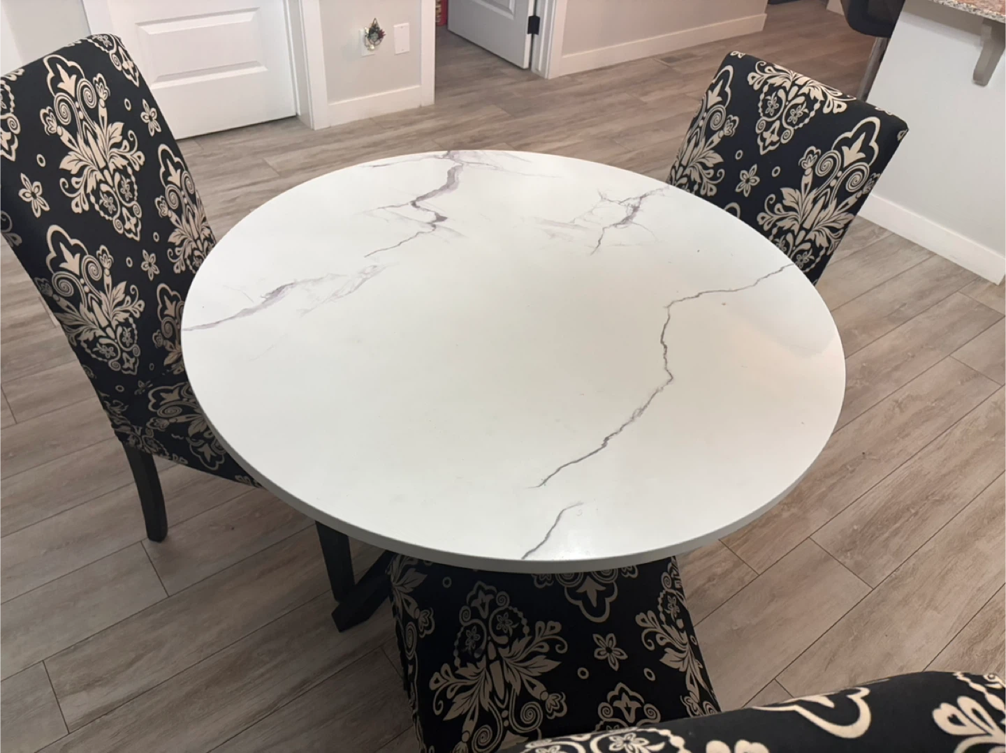 Round Dining Table with  3 Chairs - Black & White - photo 2
