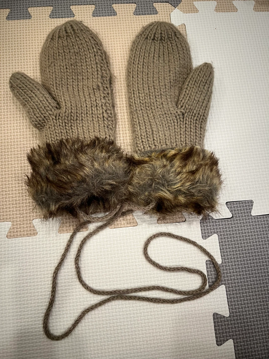 Handmade Knit Mittens with Faux Fur Trim - photo 4