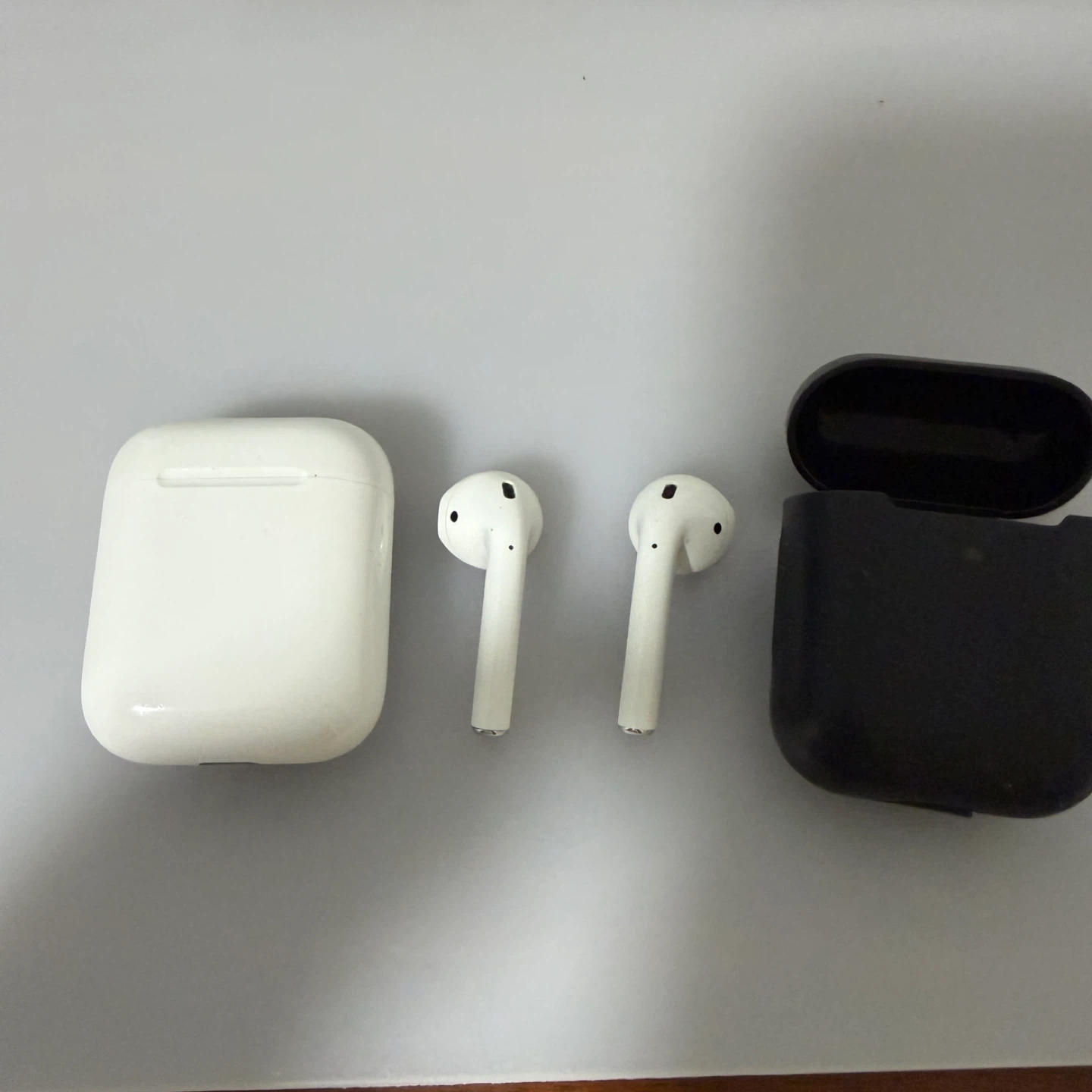 Apple AirPods 2nd Generation