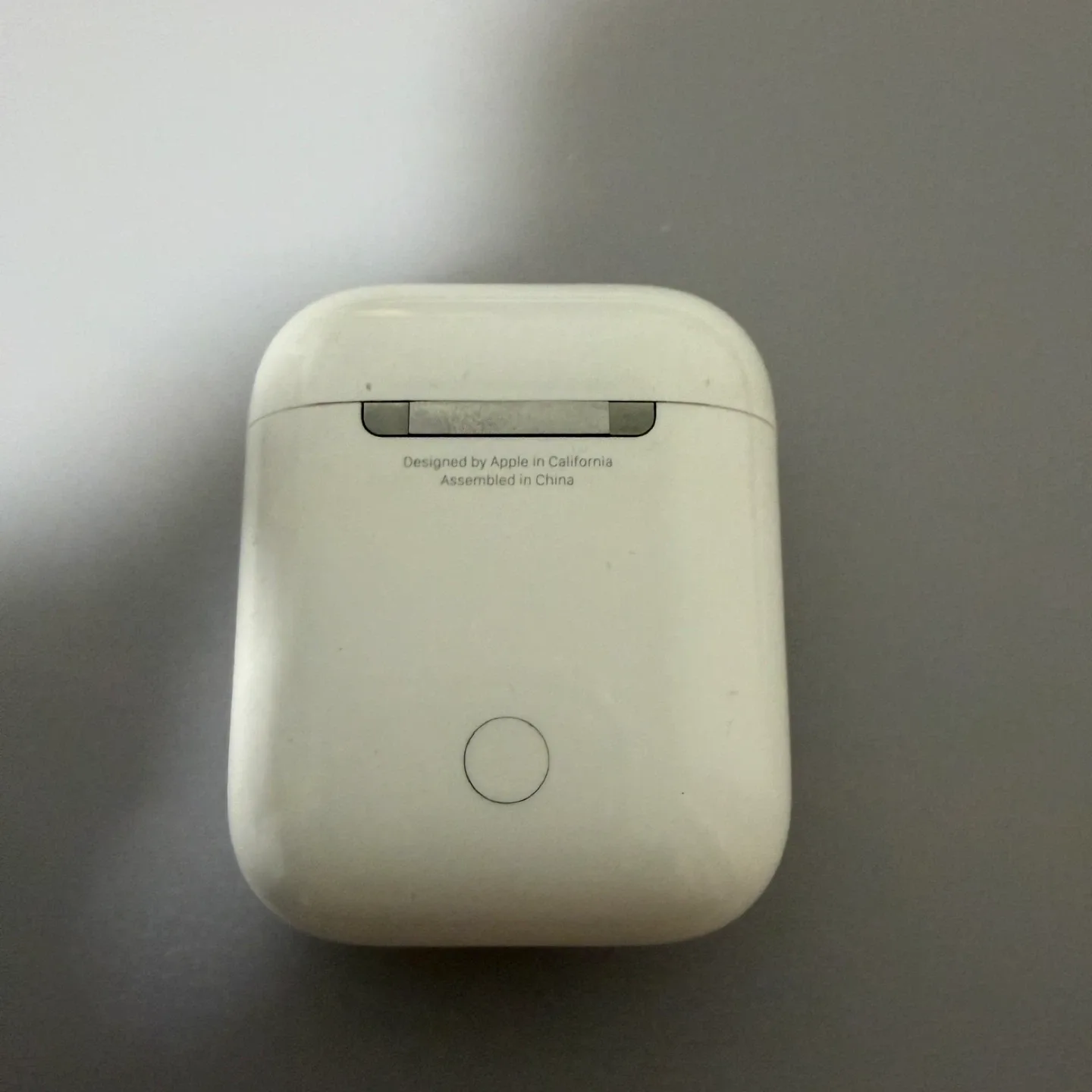 Apple AirPods 2nd Generation image indicator(3)
