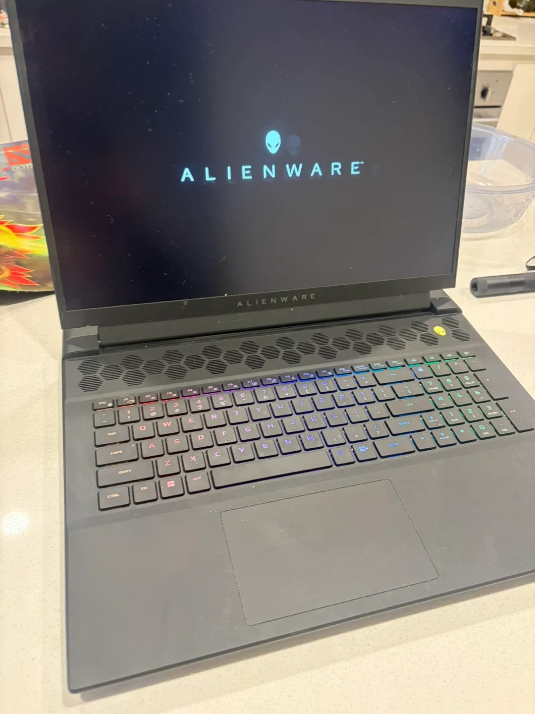 Alienware Gaming Laptop - RTX 4070, i7-14700HX image indicator(3)