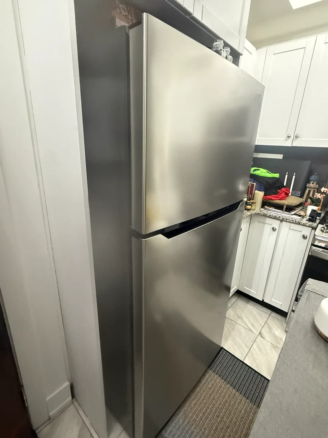 Insignia 30" Freezer Refrigerator  – Excellent Condition image indicator(2)