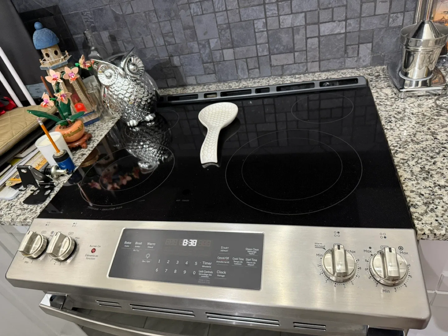 GE 30" Slide-In Electric Range image indicator(2)