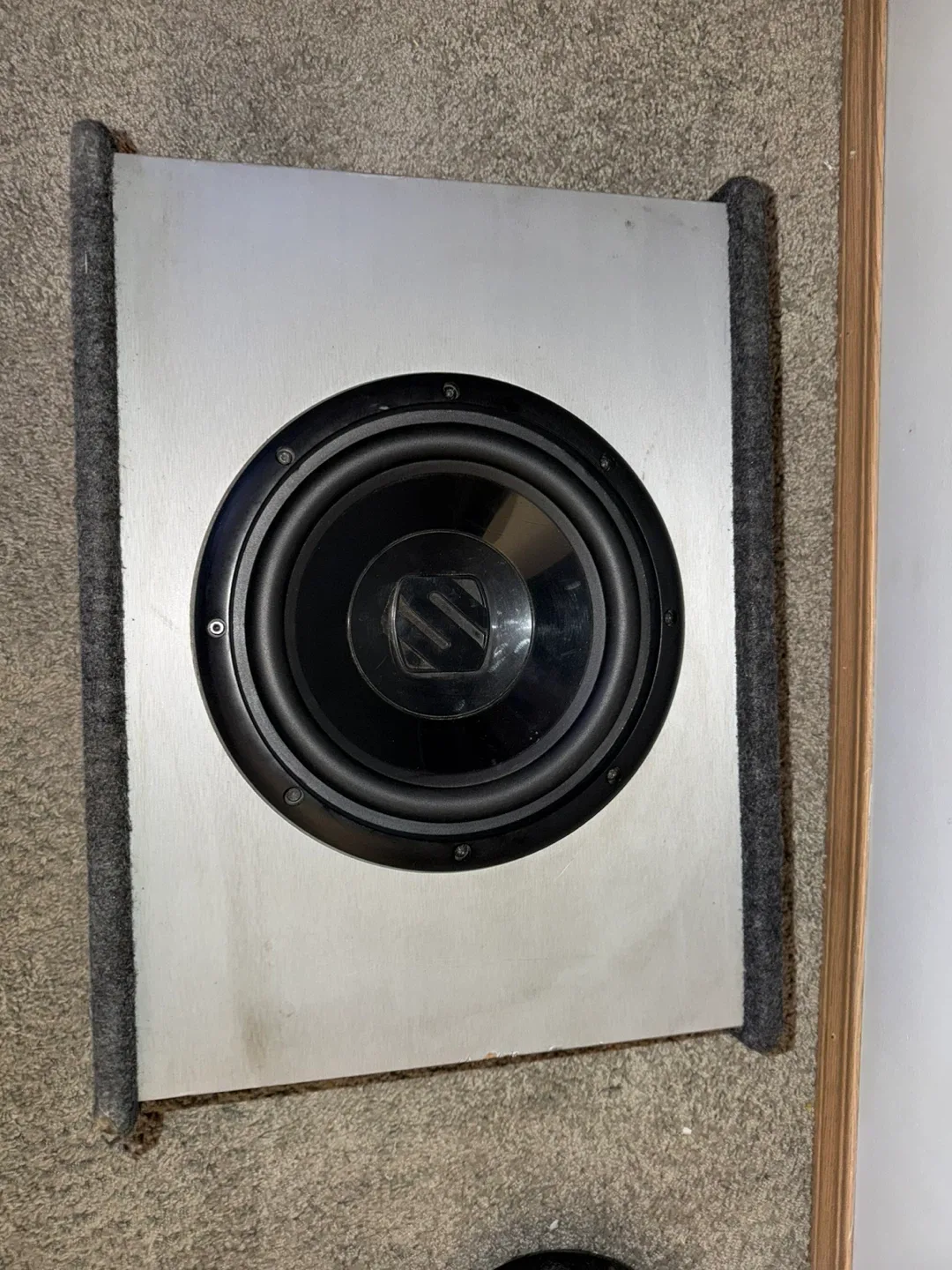 Scosche Subwoofer image indicator(4)