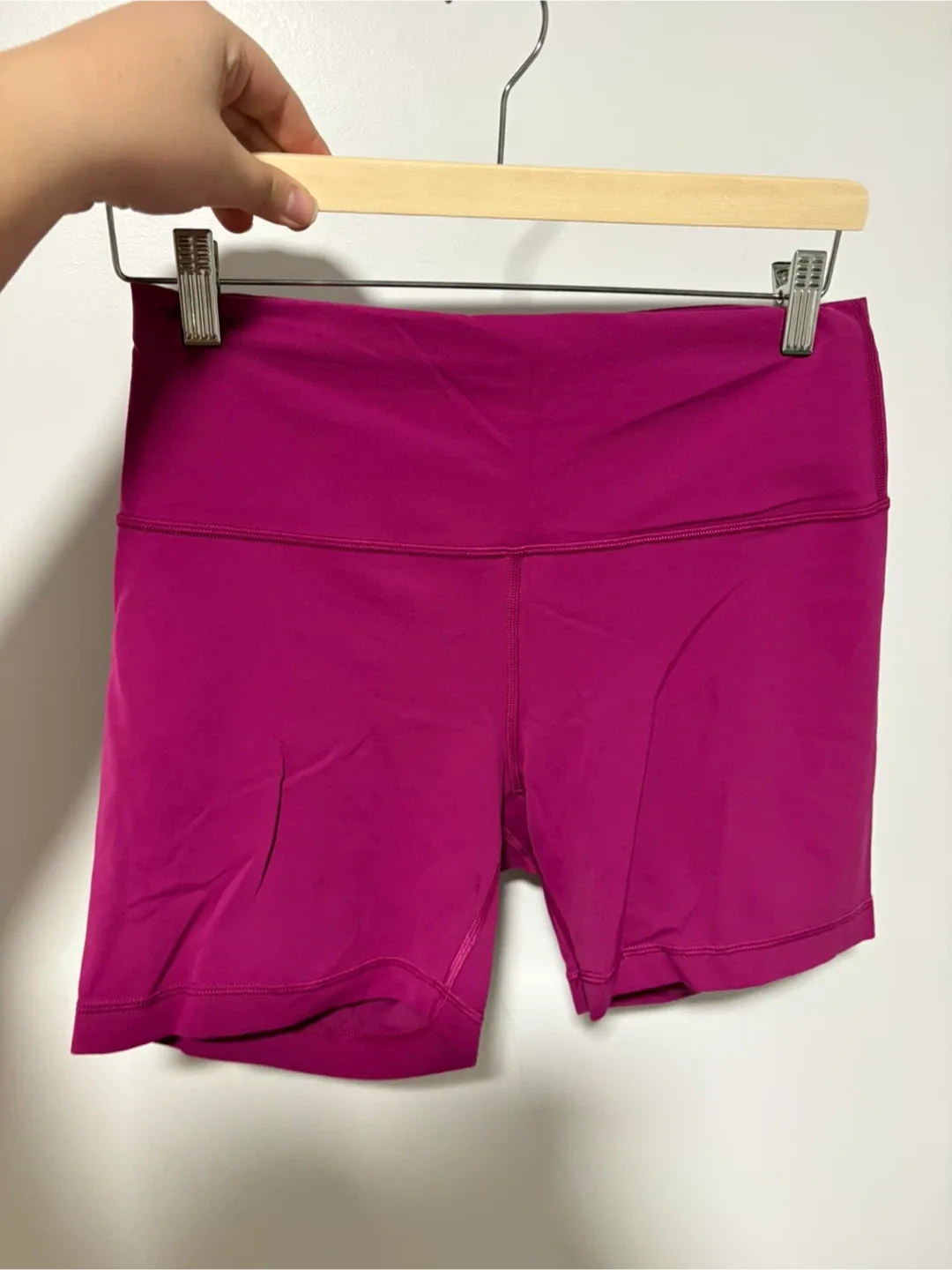 Lululemon Wunder Train shorts - size 10