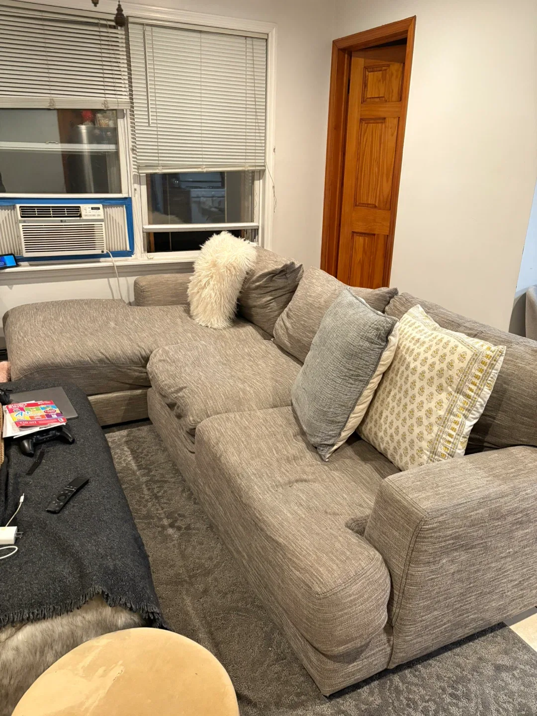 Comfortable Sectional Sofa - Great Condition! image indicator(4)