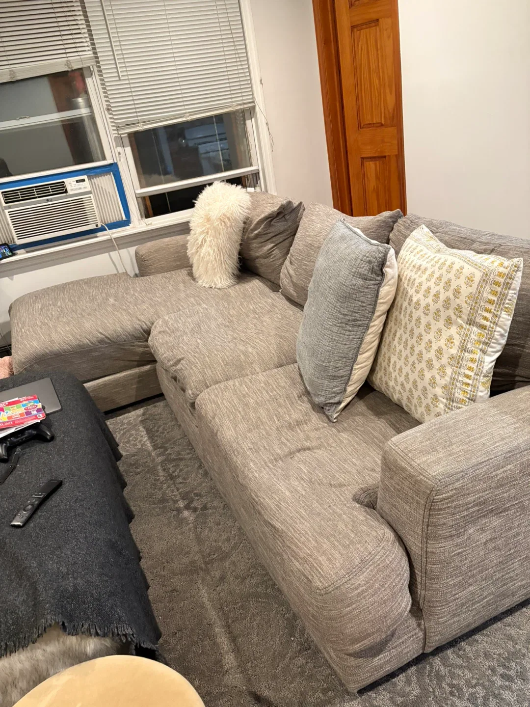Comfortable Sectional Sofa - Great Condition! image indicator(5)