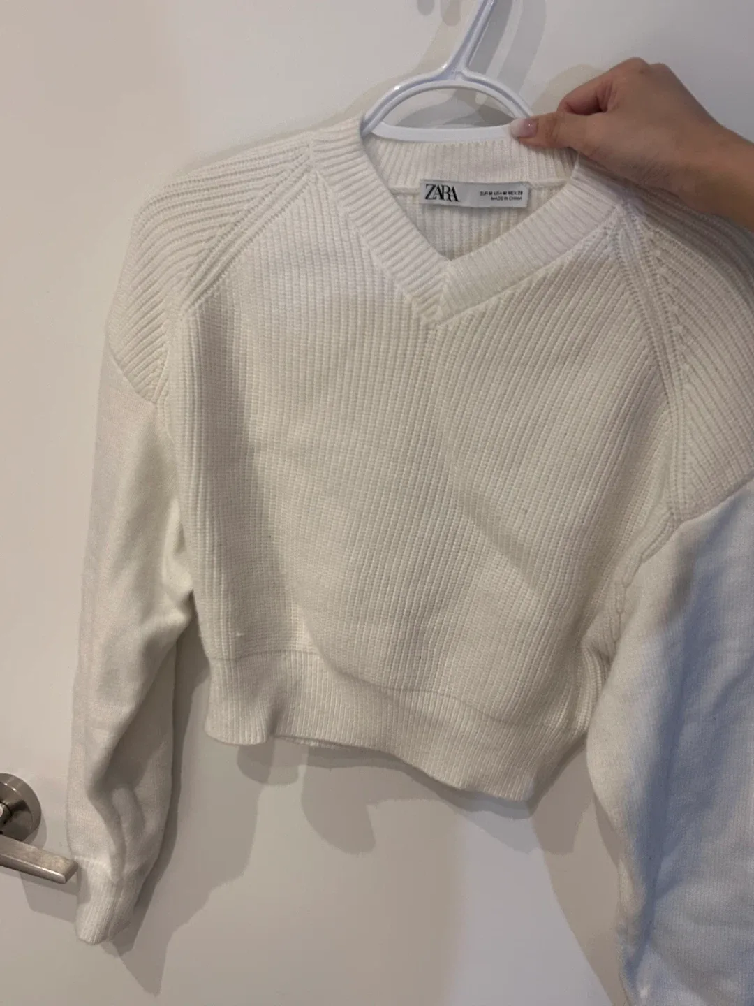 Zara Cream Knit Cropped Sweater - Size M