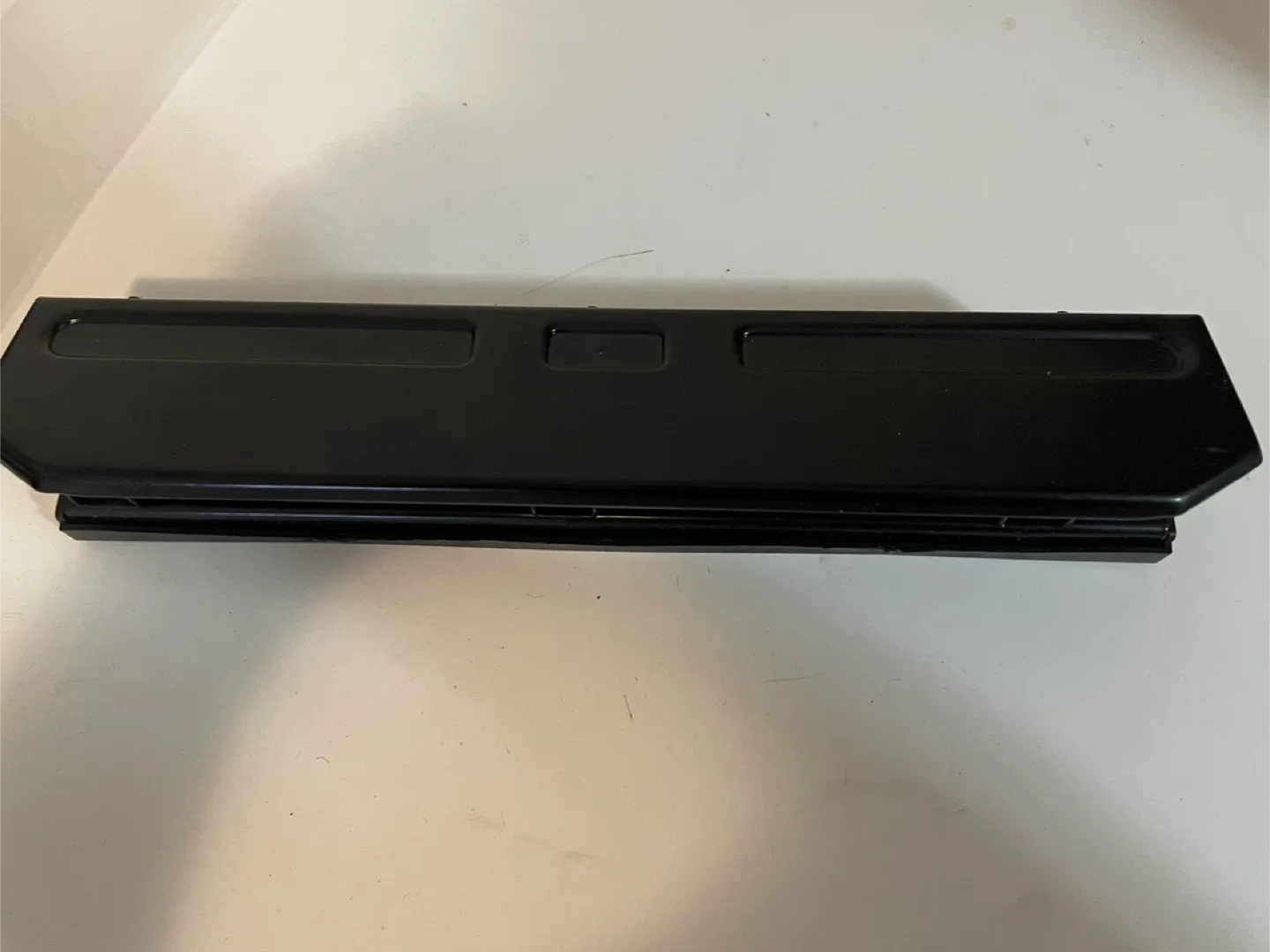 Black Three Hole Punch image indicator(2)