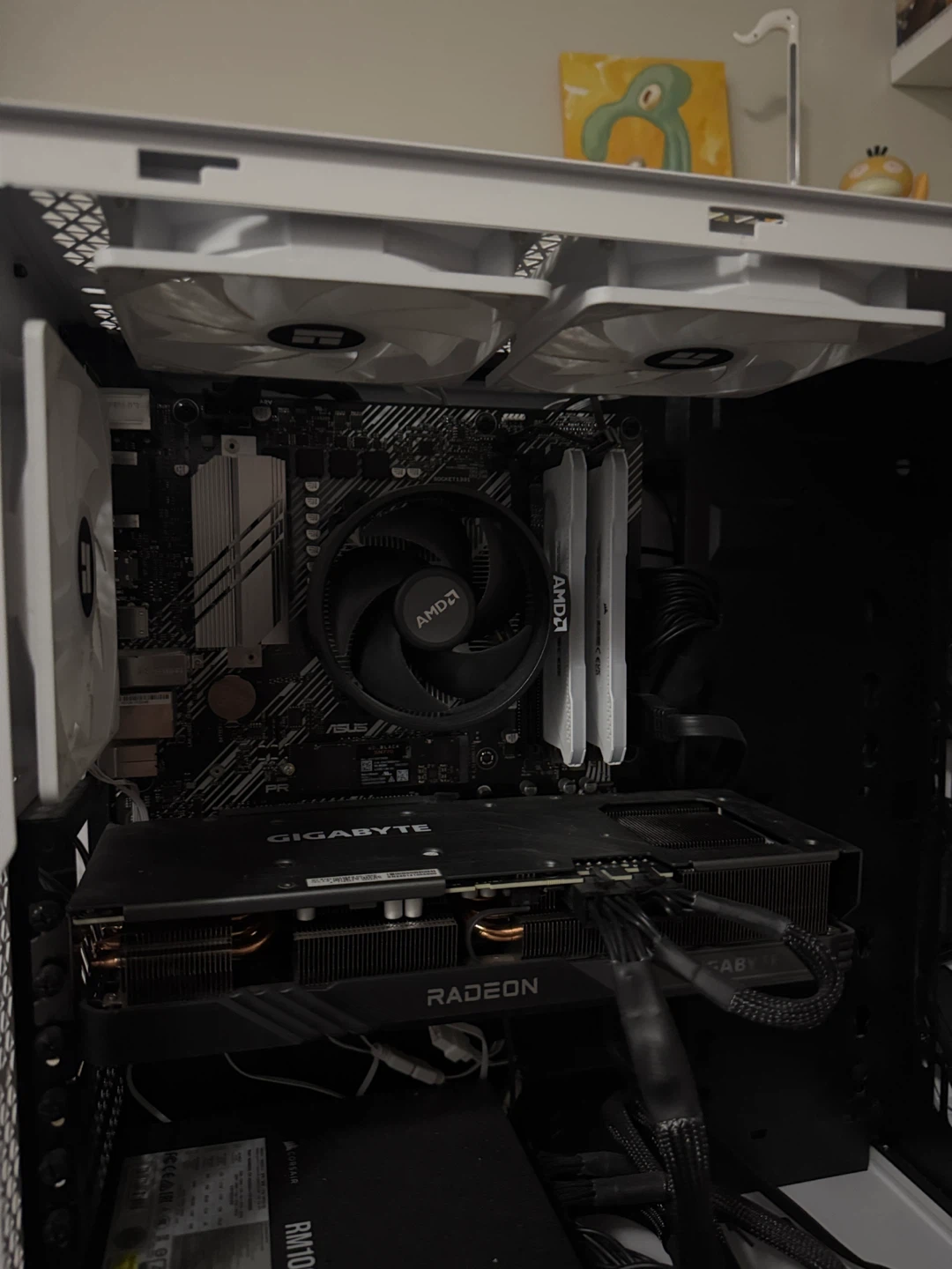 Custom White PC Build - AMD Ryzen, Gigabyte Radeon - photo 4