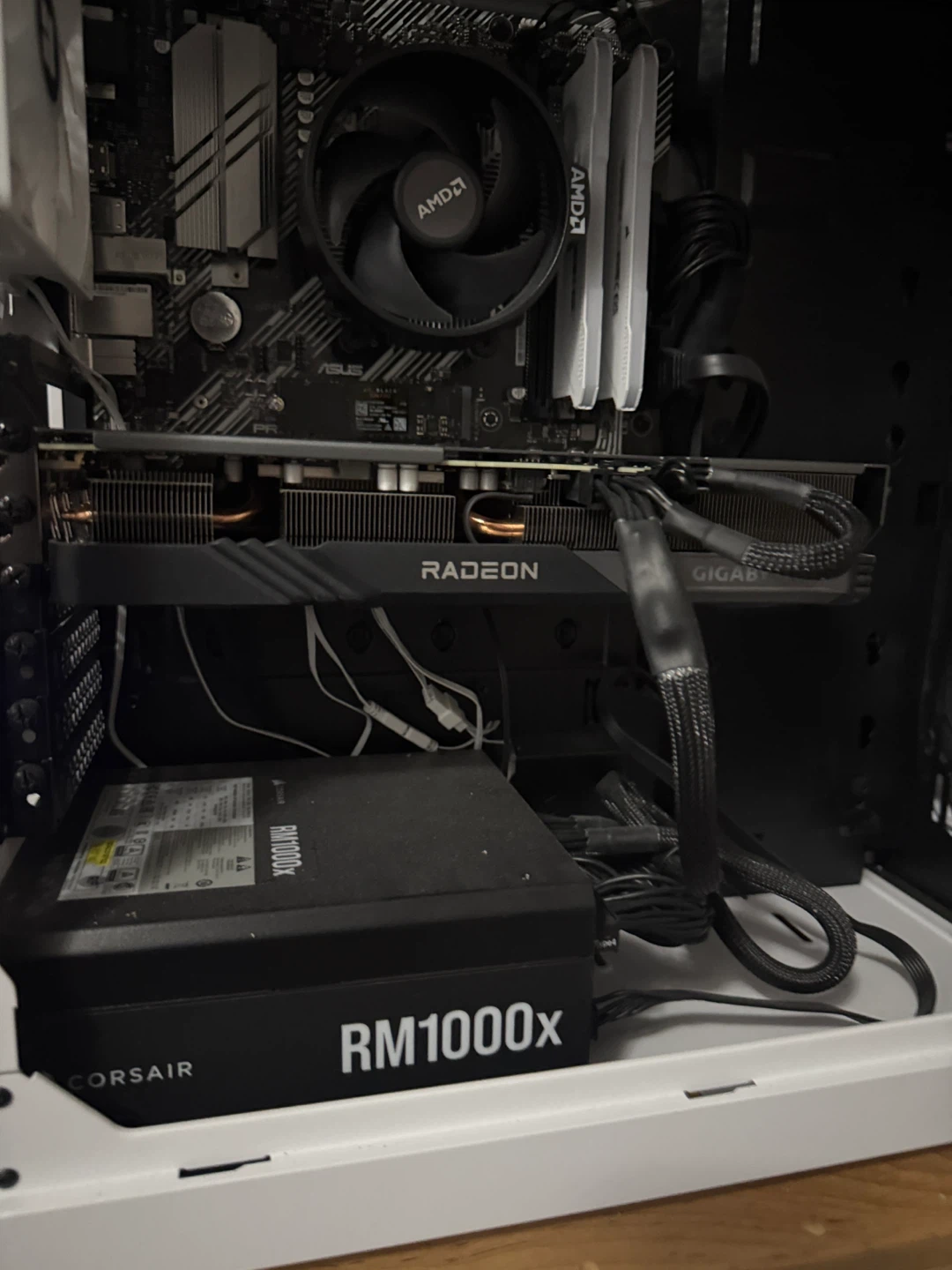 Custom White PC Build - AMD Ryzen, Gigabyte Radeon - photo 3