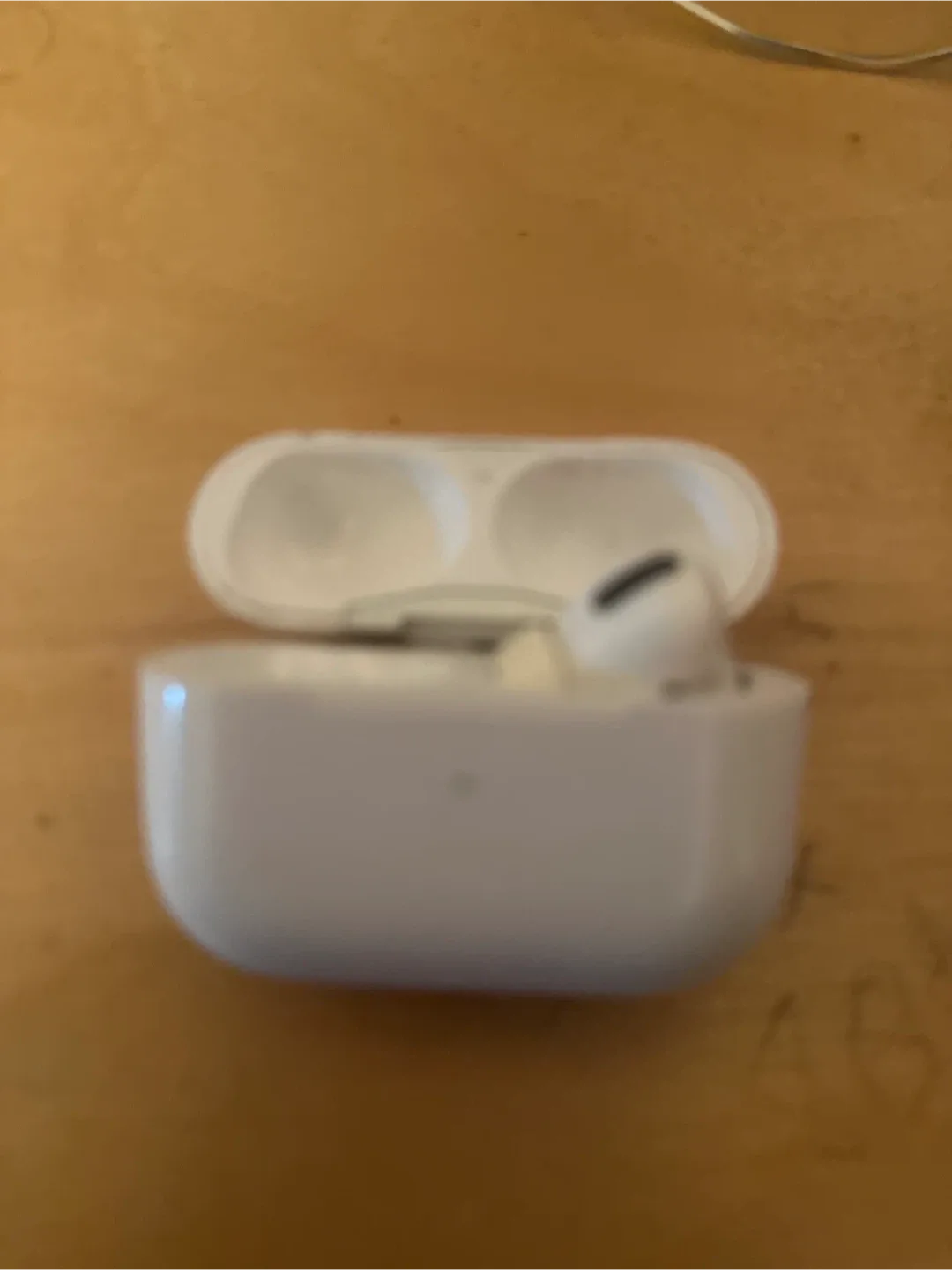 Apple AirPods Pro image indicator(3)