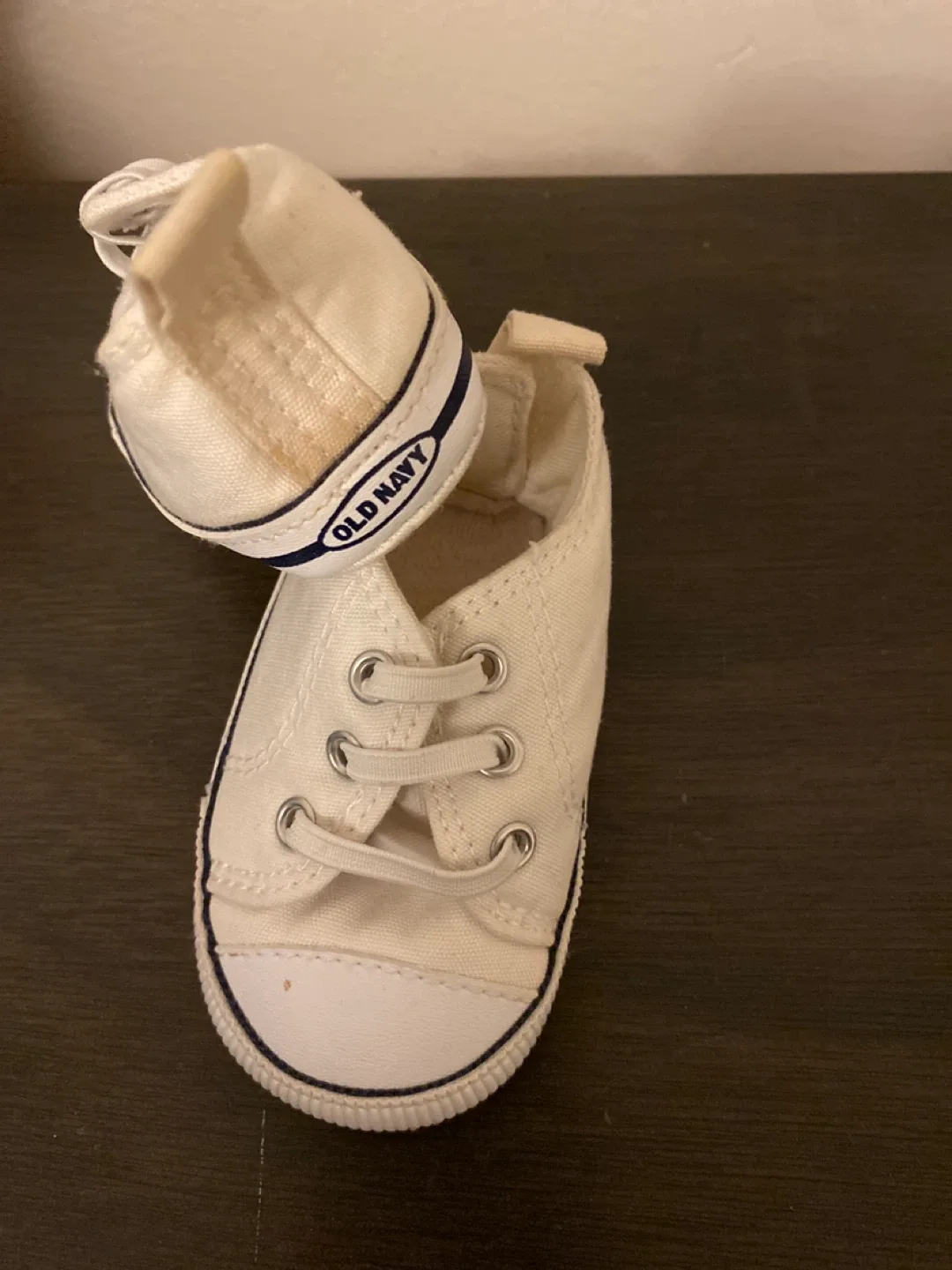 Old Navy Baby Shoes - Size 2 image indicator(2)