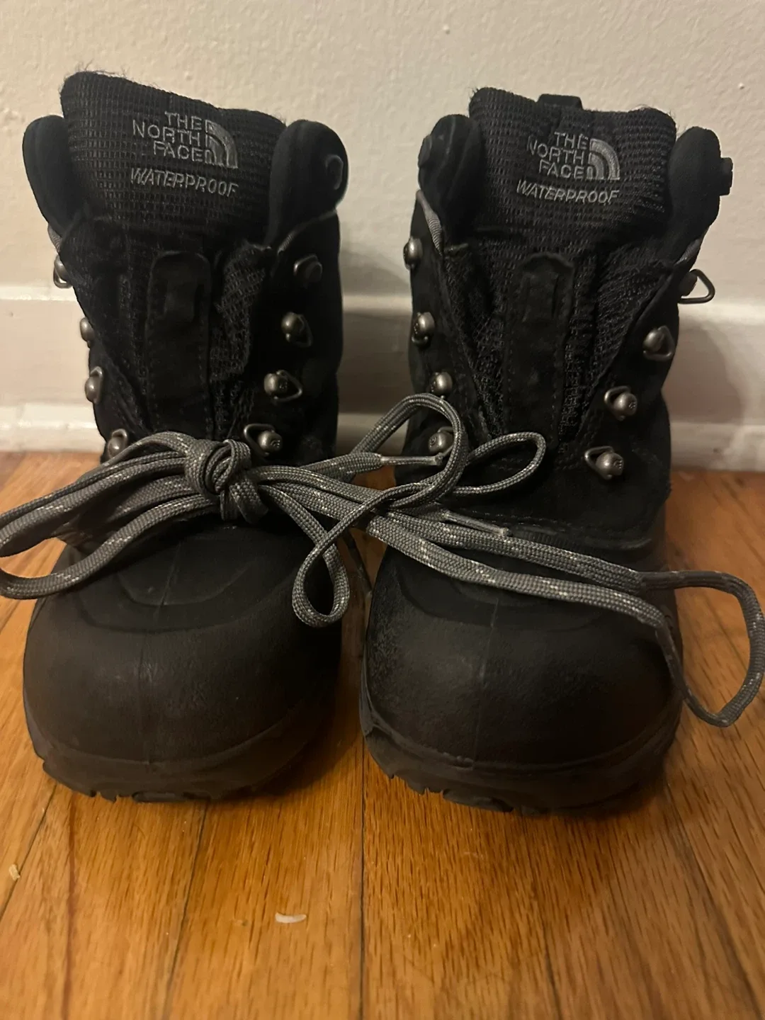 Girls North Face Winter boots Size 5