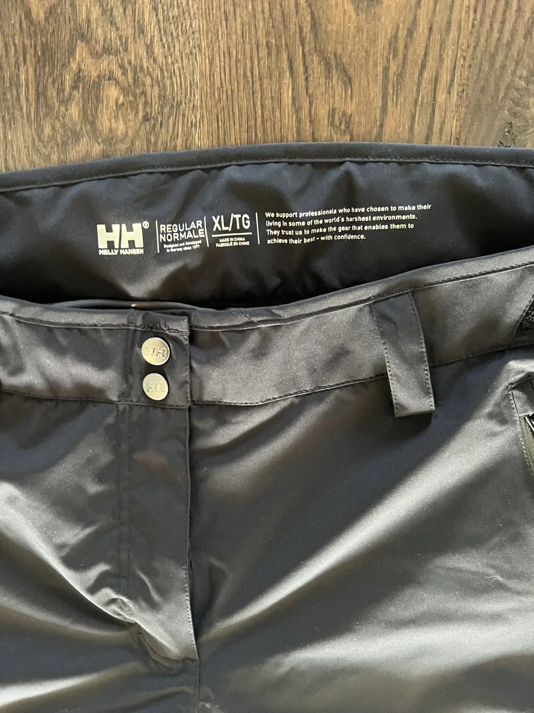 NEW! Snow Pants by Helly Hansen Black Men’s XL image indicator(2)