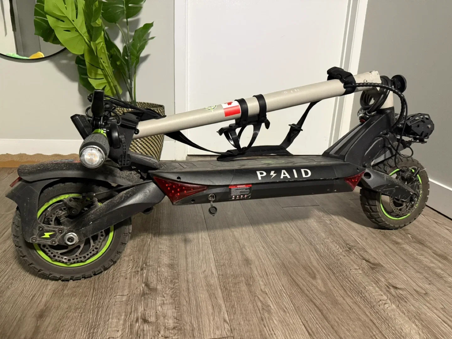 Plaid Electric Scooter image indicator(8)