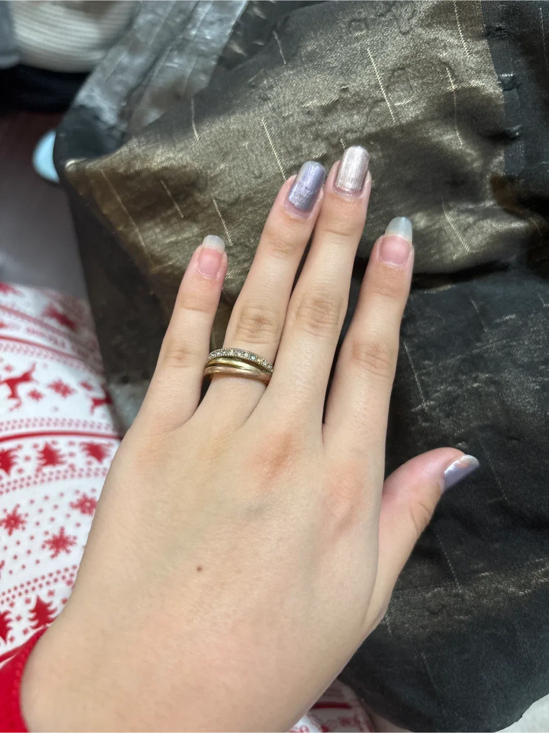 Old Gold Ring with Diamonds image indicator(2)