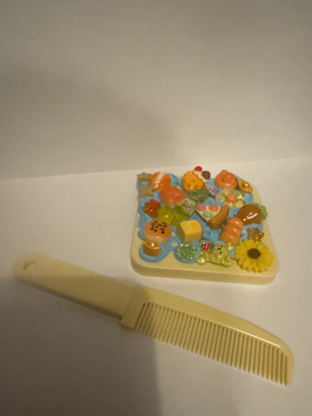 Handheld mirror & comb with cute food design image indicator(3)