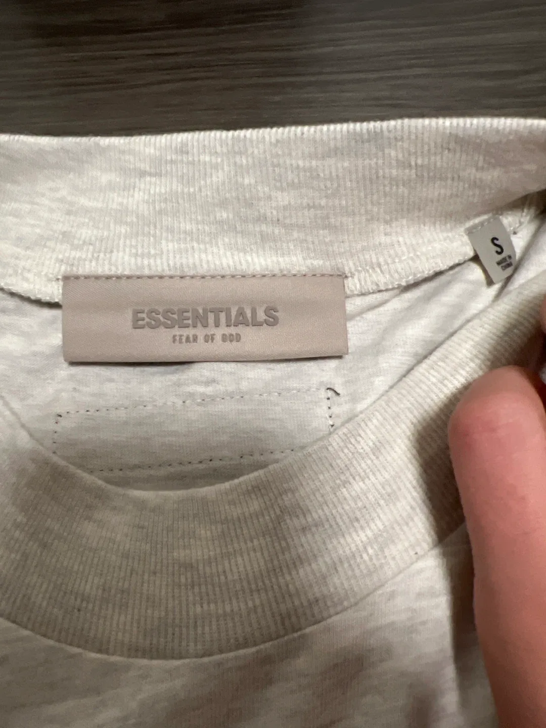 Size small essentials tee image indicator(2)
