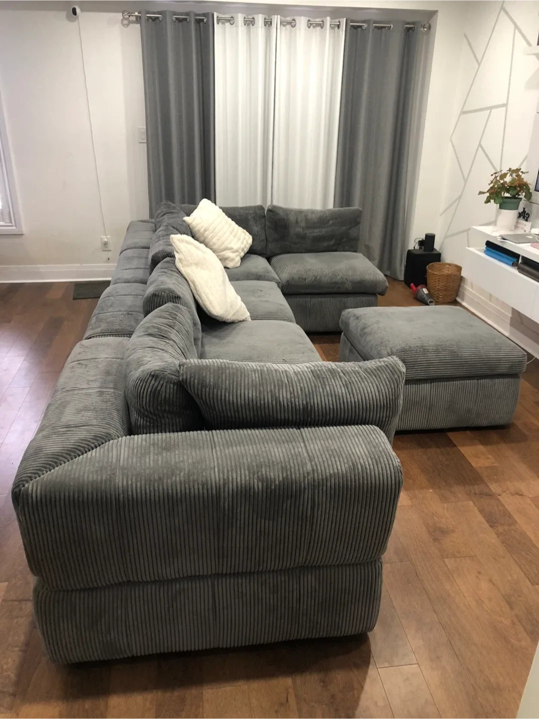 Move Out Sale! image indicator(3)