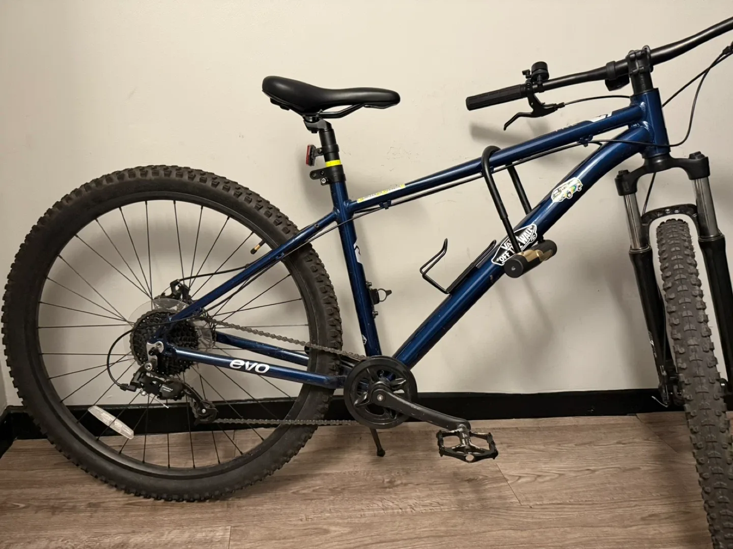 EVO Mountain Bike - Blue image indicator(2)