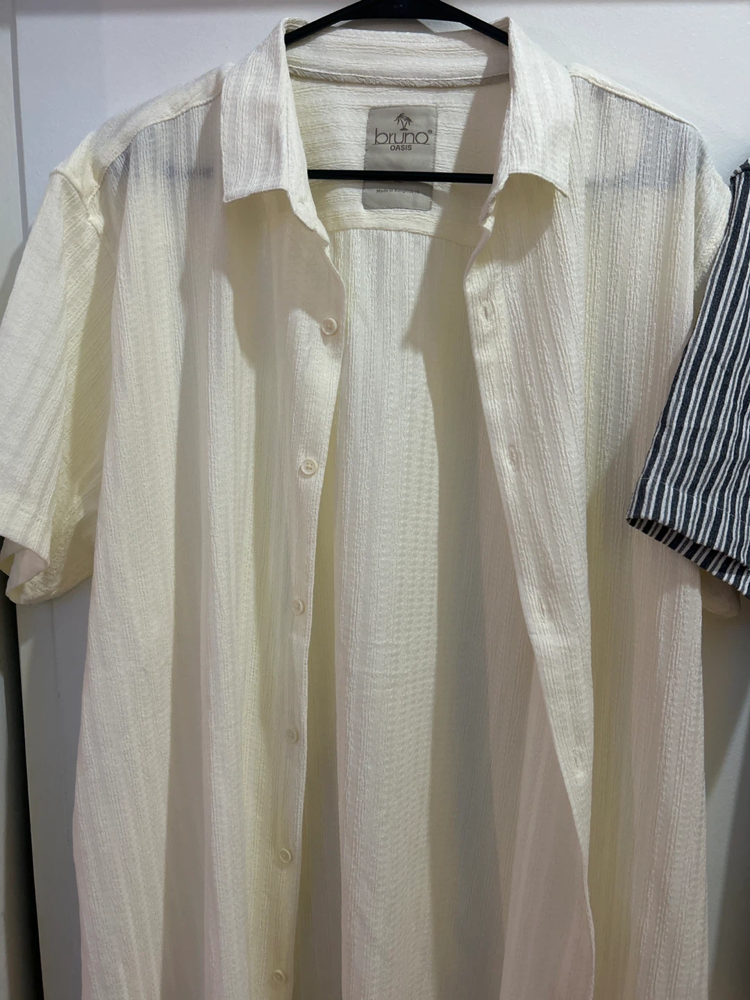 Bruno Oasis & C&C Button-Up Shirts - photo 2