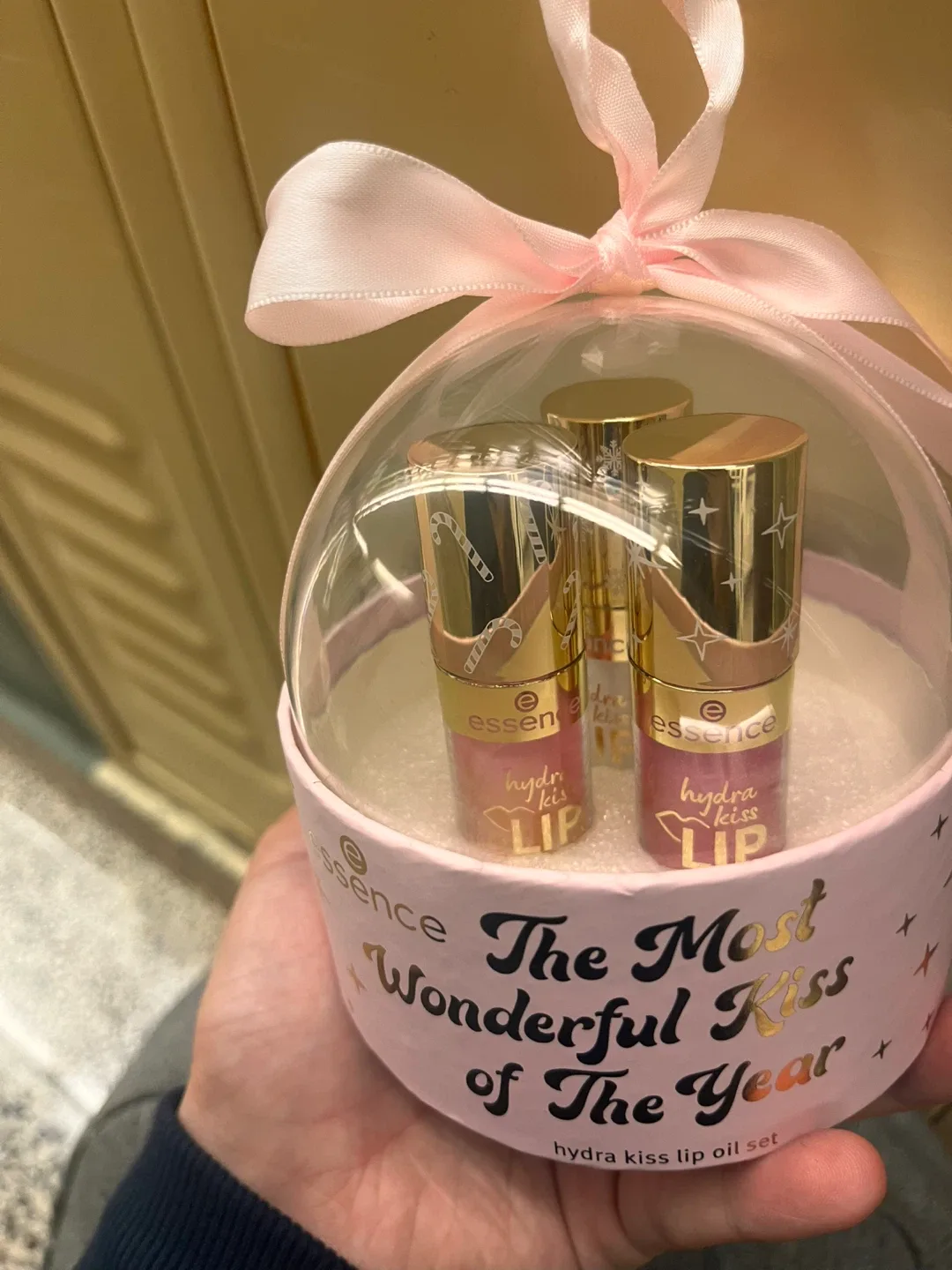 Essence Hydra Kiss Lip Oil Set - New image indicator(3)