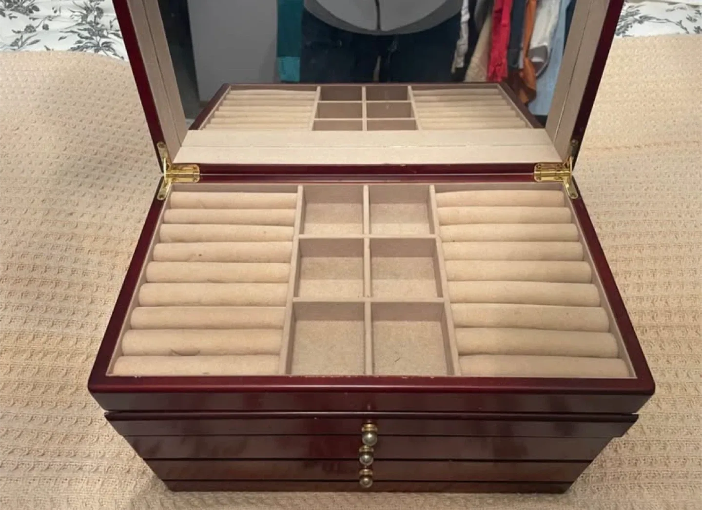 Burgundy Wooden Jewelry Box image indicator(2)