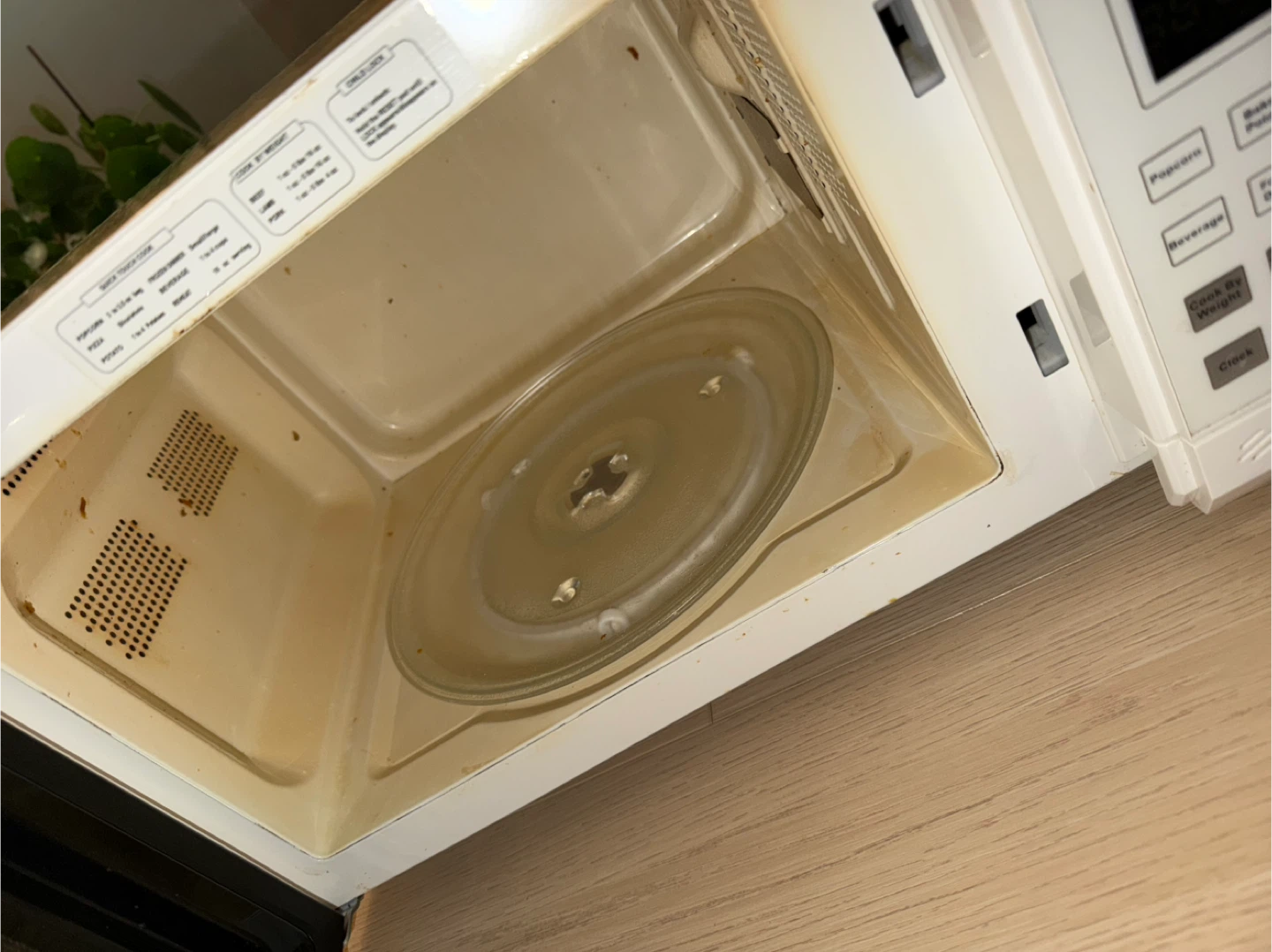 Sylvania Microwave - White - photo 3