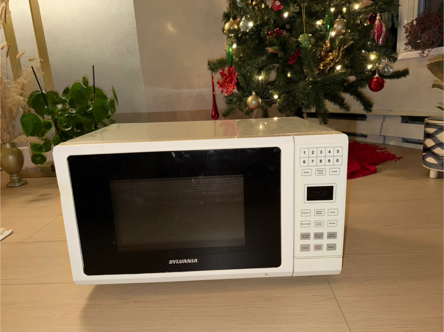 Sylvania Microwave - White
