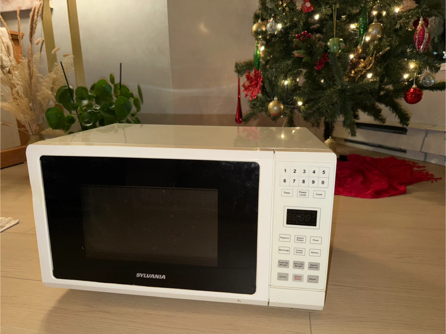 Sylvania Microwave - White - photo 2