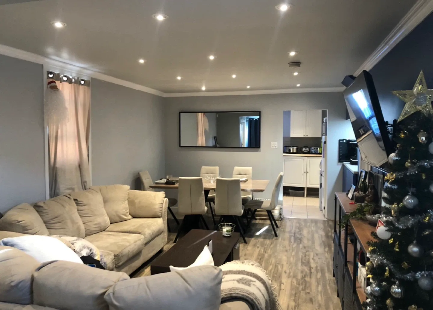 Dining Table and Chairs image indicator(2)