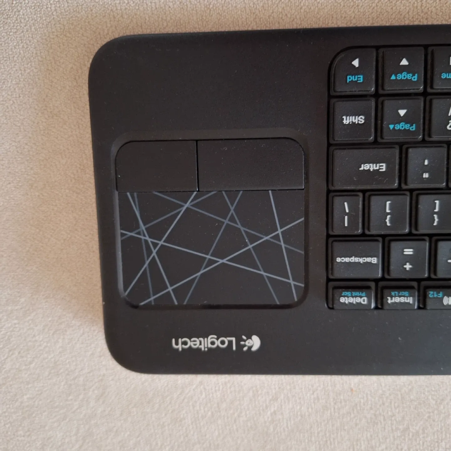 Logitech K400r Wireless Touch Keyboard image indicator(2)